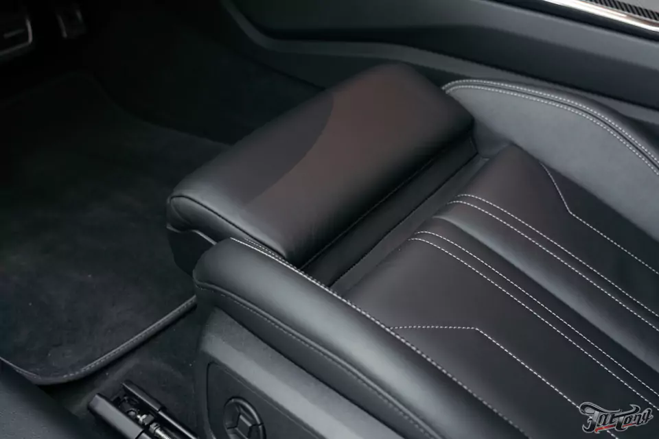 Классический карбон под матовым лаком в салоне Audi A7 и комплекс детейлинг-услуг
